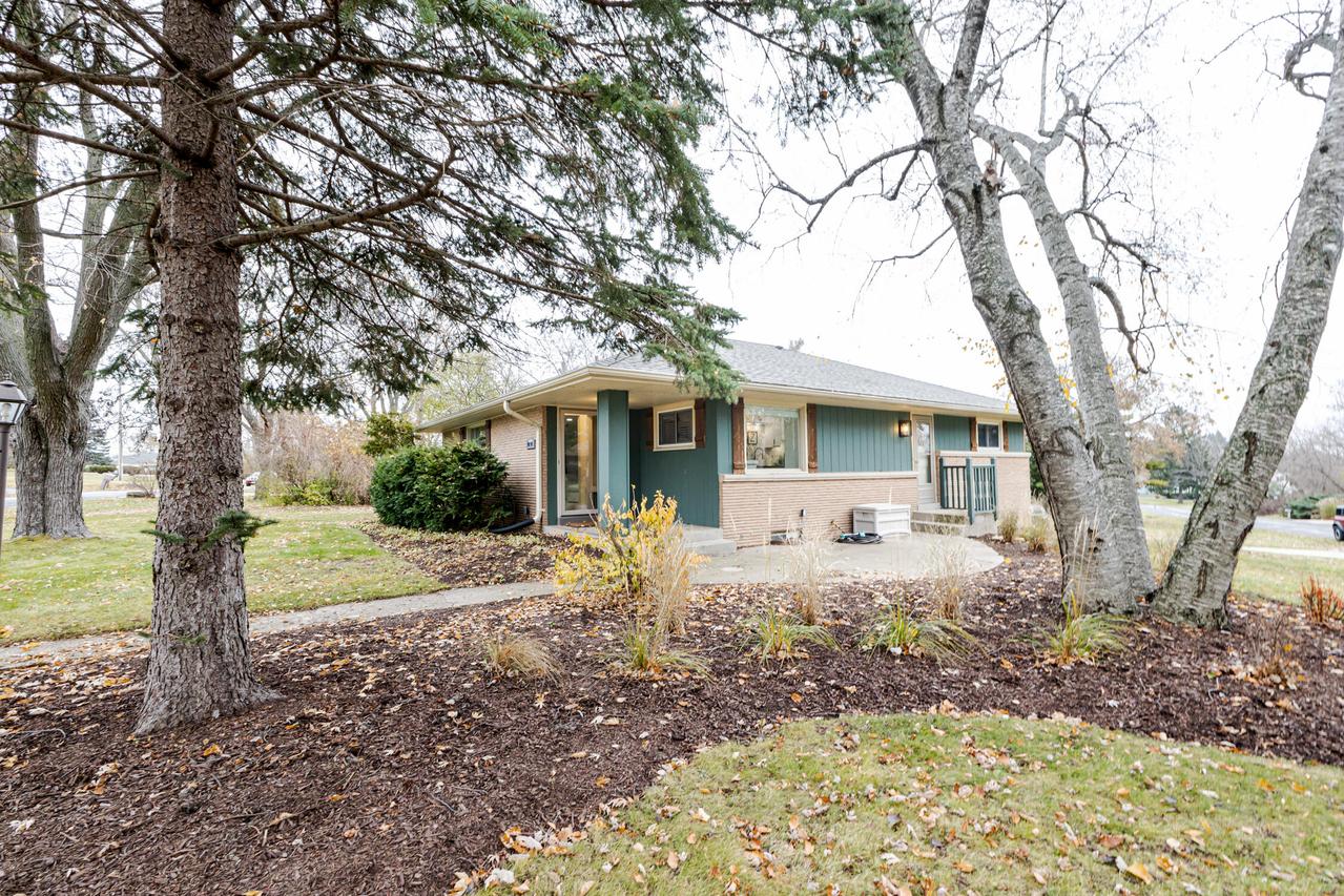 10341 W Vera Ave, Milwaukee, WI 53224