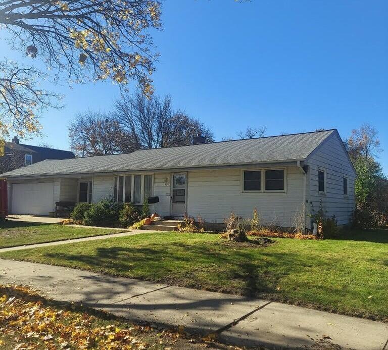 3373 S 69th St, Milwaukee, WI 53219