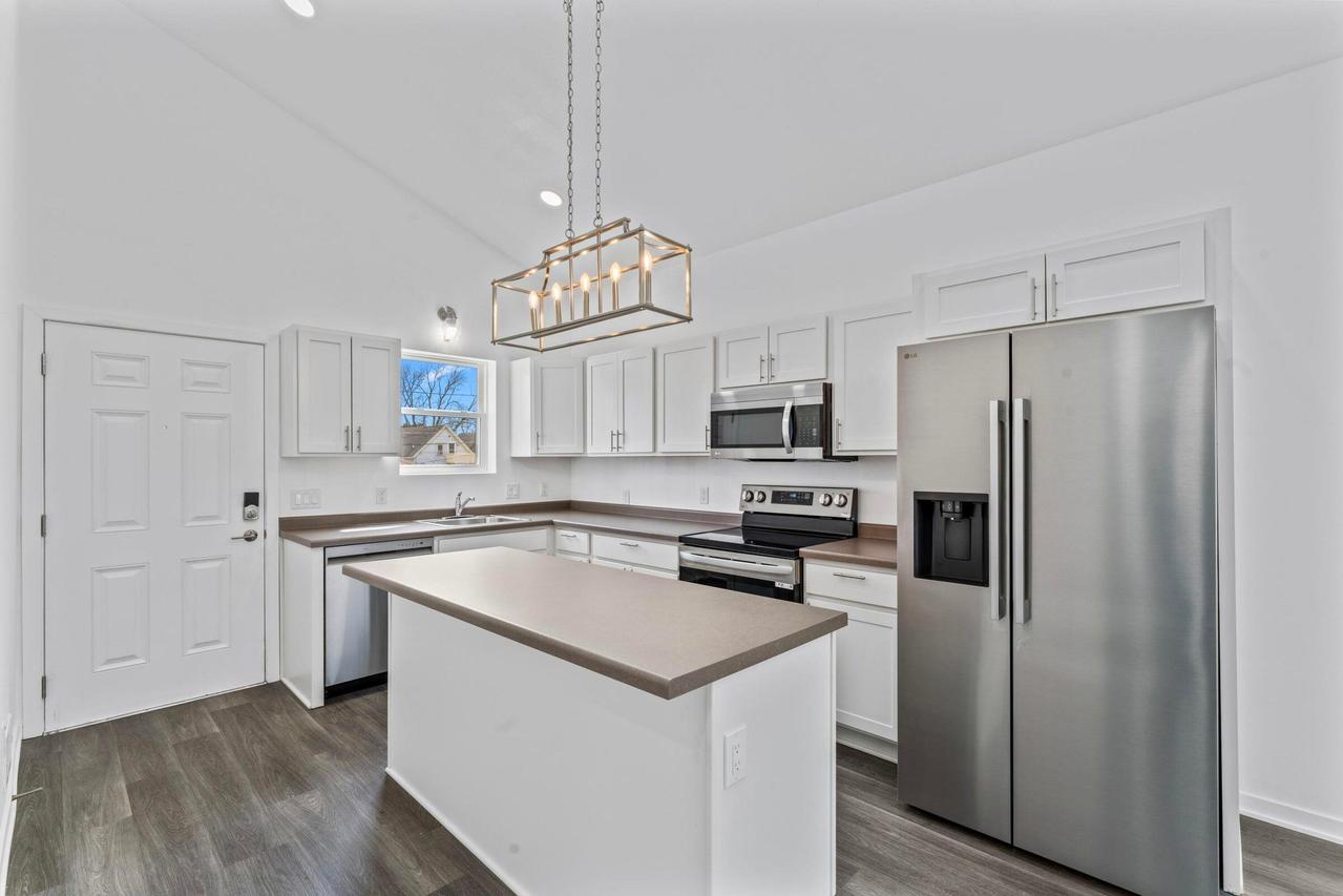 2438 N 38th St, Milwaukee, WI 53210