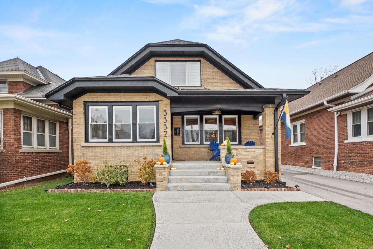 3332 S Kinnickinnic Ave, Milwaukee, WI 53207