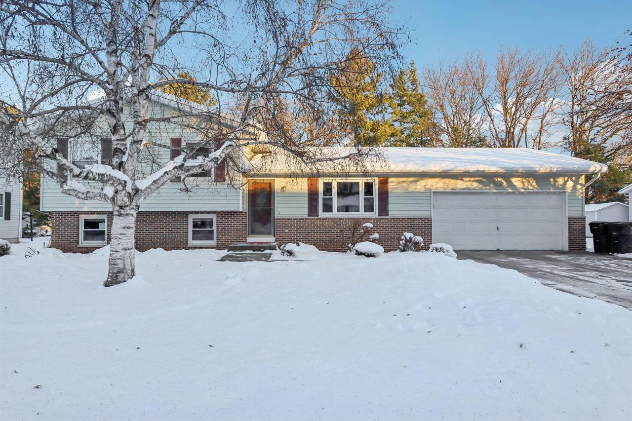 1164 Tifwood Dr, Jefferson, WI 53549