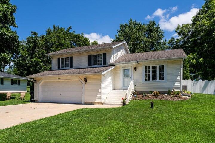 N7686 Rendell Dr, La Grange, WI 53121