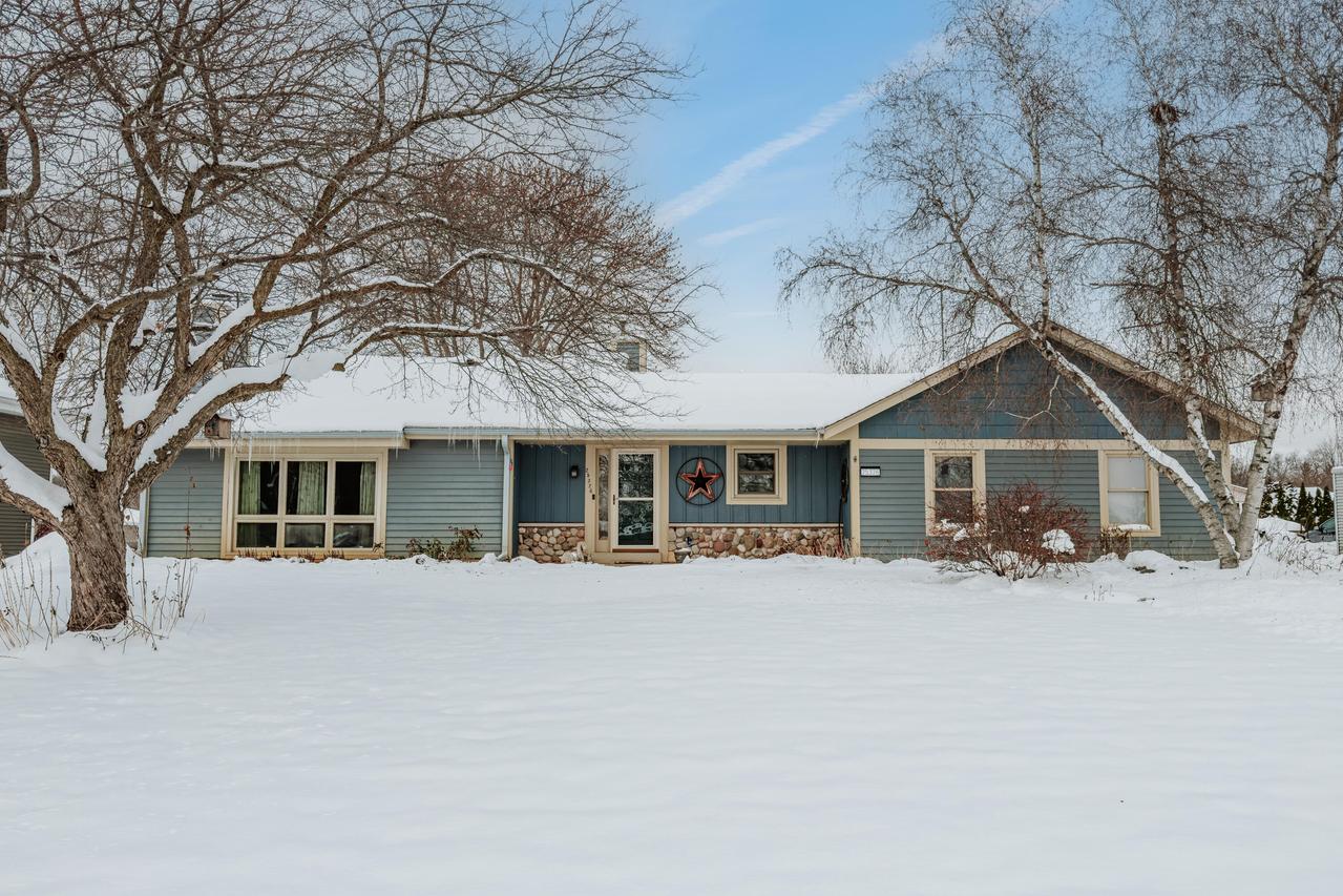 25326 W Loomis Rd, Norway, WI 53185