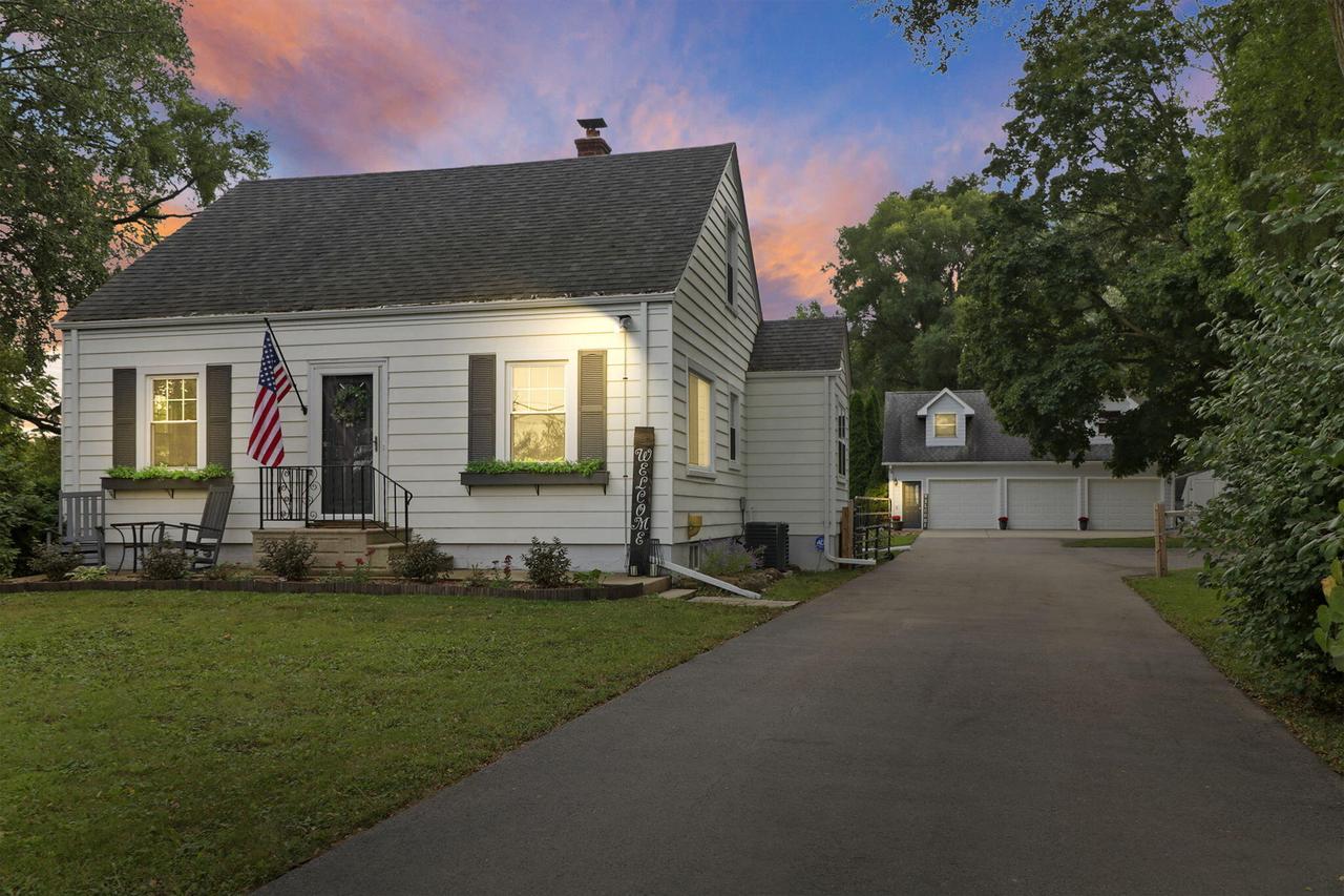 9105 Gittings Rd, Mount Pleasant, WI 53406