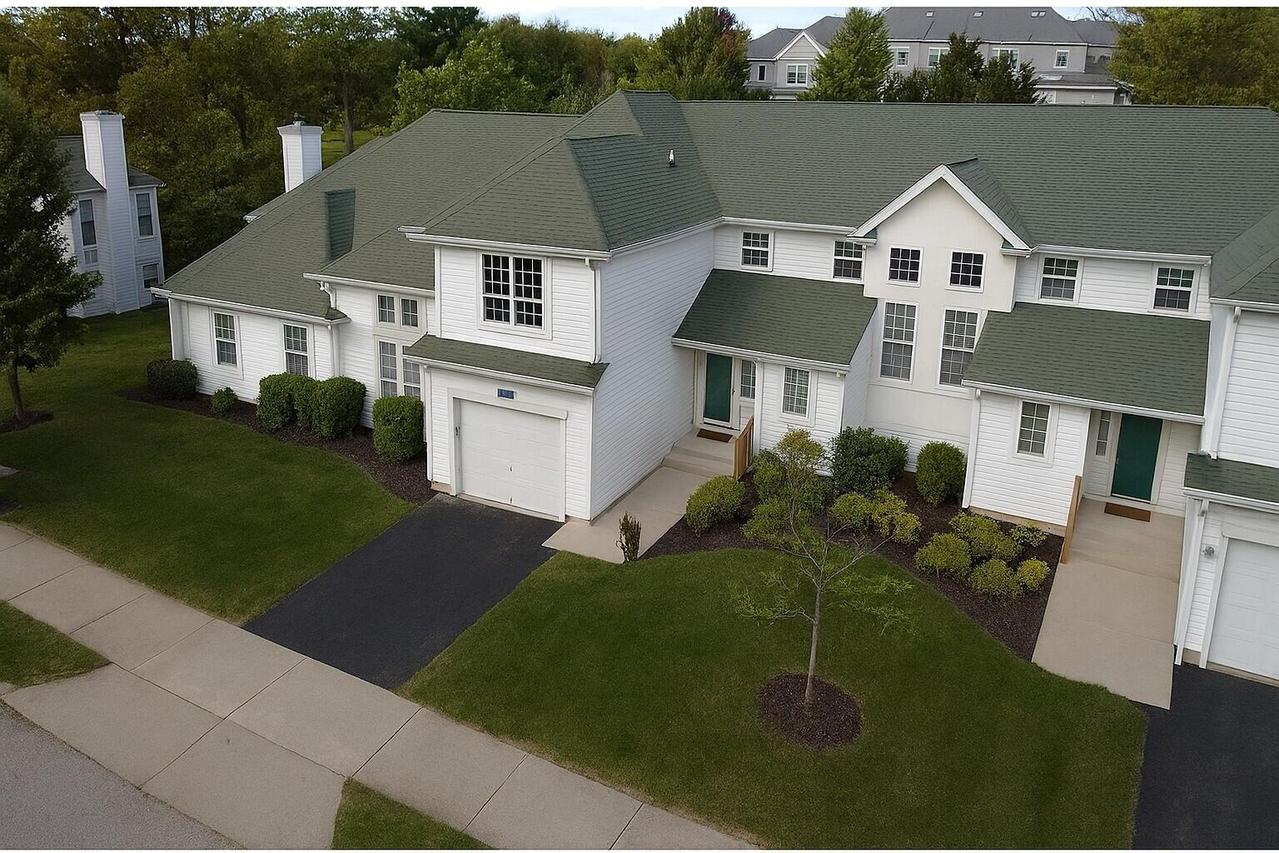 1646 Woodland Dr #12-54, Geneva, WI 53147
