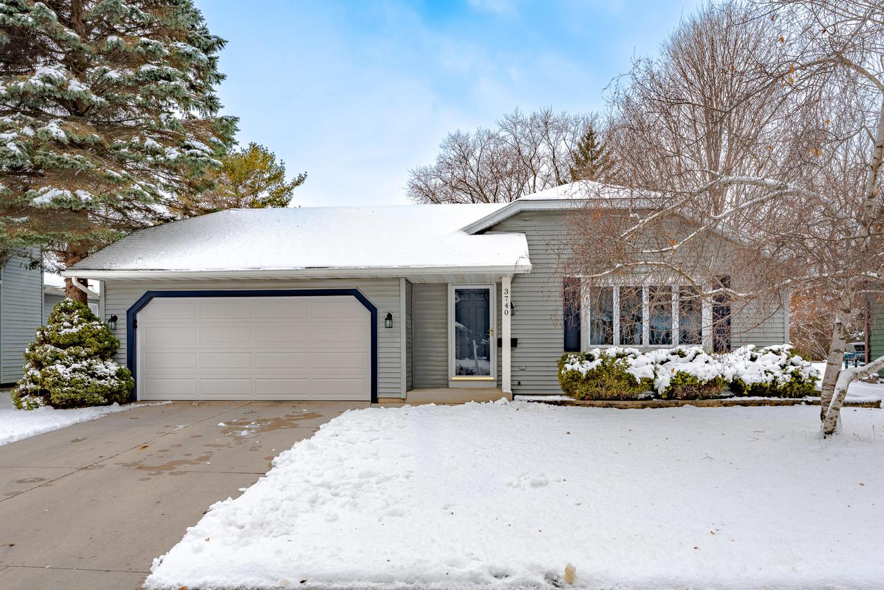 3740 S 11th St, Sheboygan, WI 53081