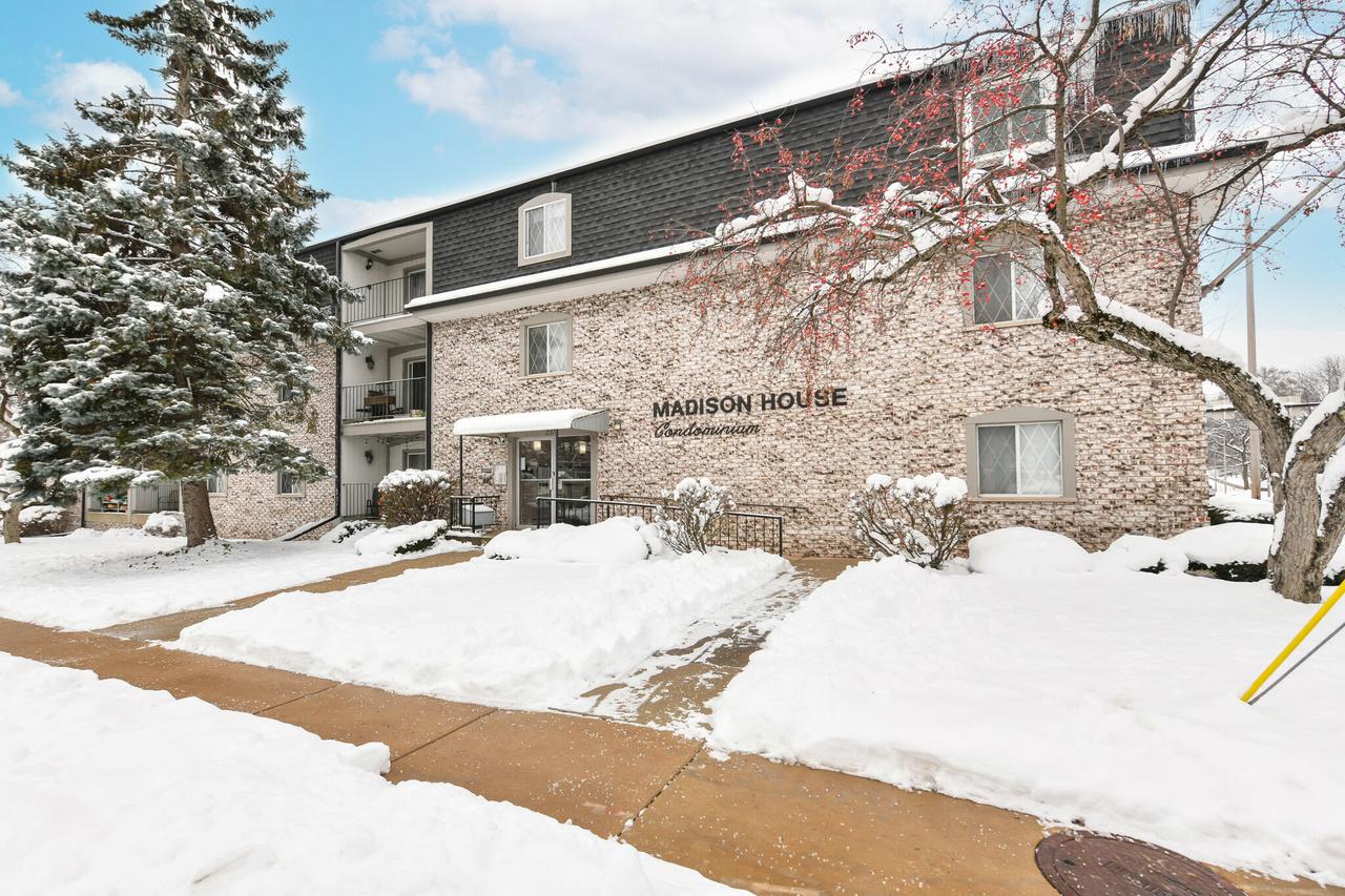 237 Madison St #56, Waukesha, WI 53188