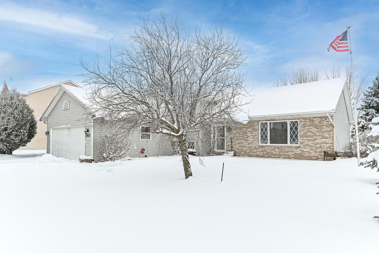 107 Prairie Dr, Walworth, WI 53184