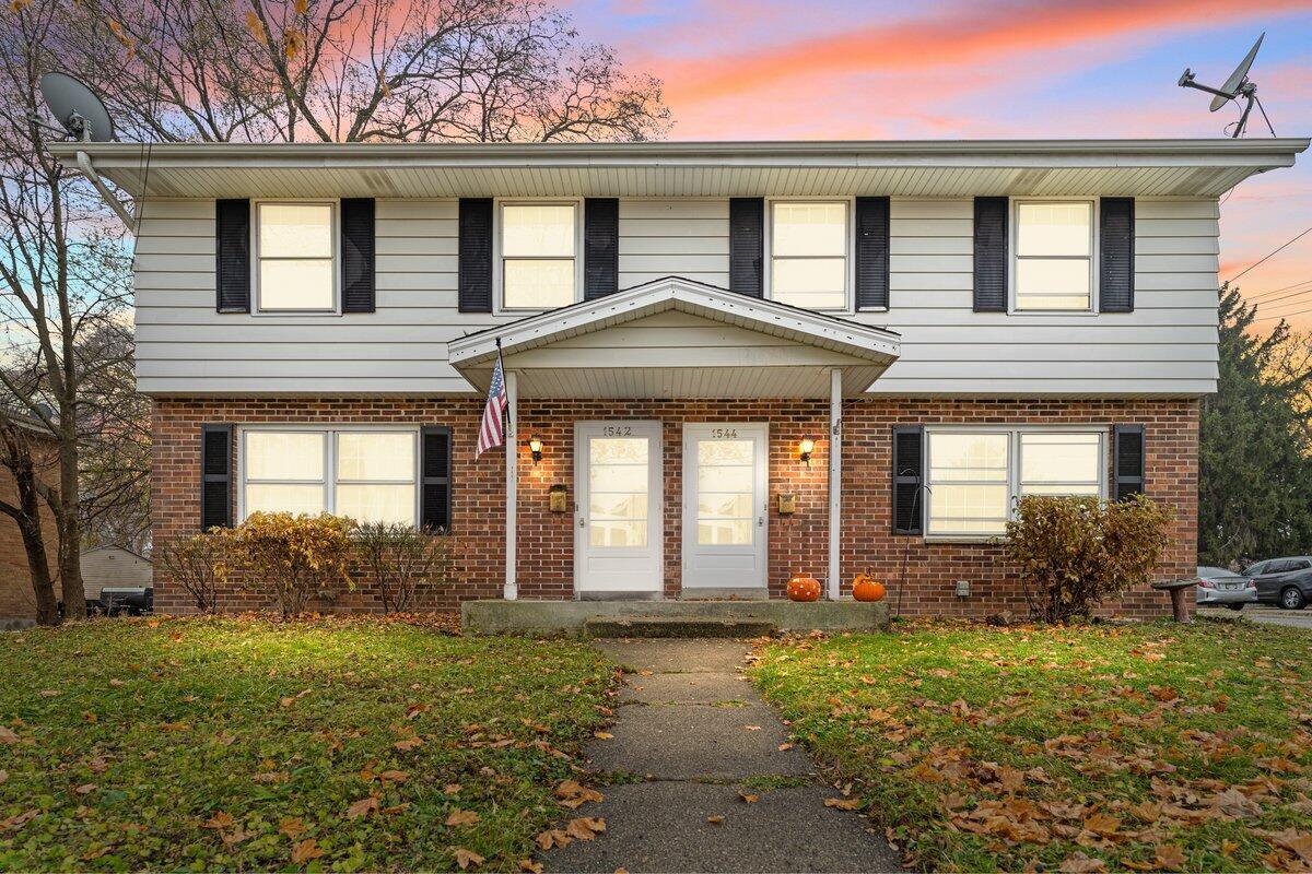 1542 Whiterock Ave #1544, Waukesha, WI 53186