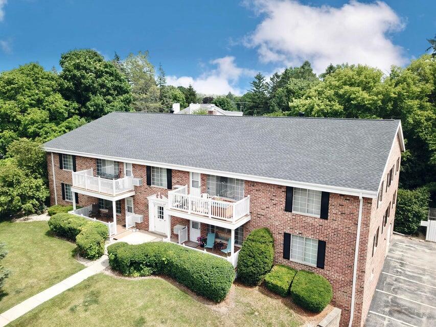 149 Linden Ln #2, Thiensville, WI 53092