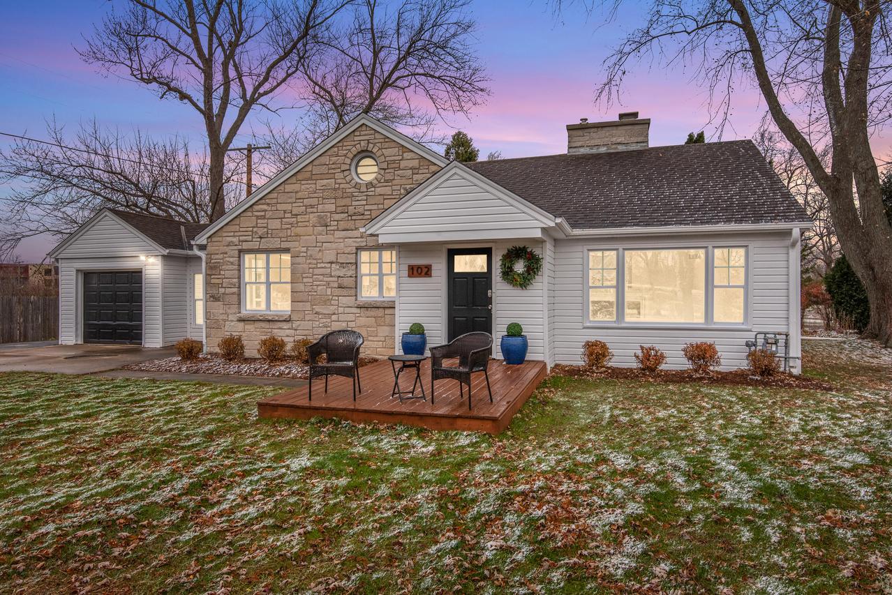 102 W Calumet Rd, Fox Point, WI 53217