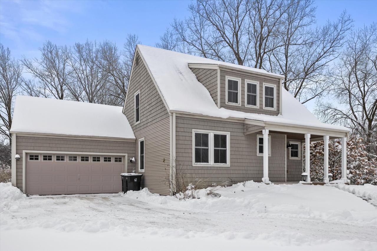 S72W22075 Patrick Dr, Muskego, WI 53150