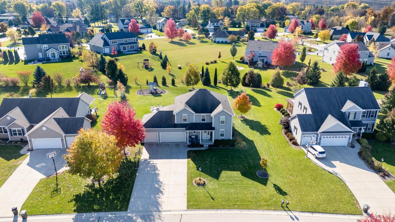 N42W22833 Beacon Ct, Pewaukee, WI 53072