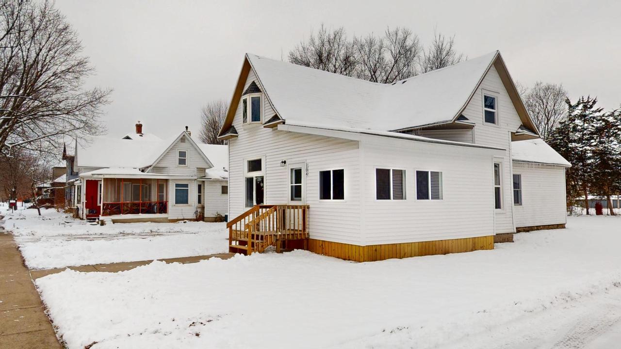 104 W 5th St, Cochrane, WI 54622
