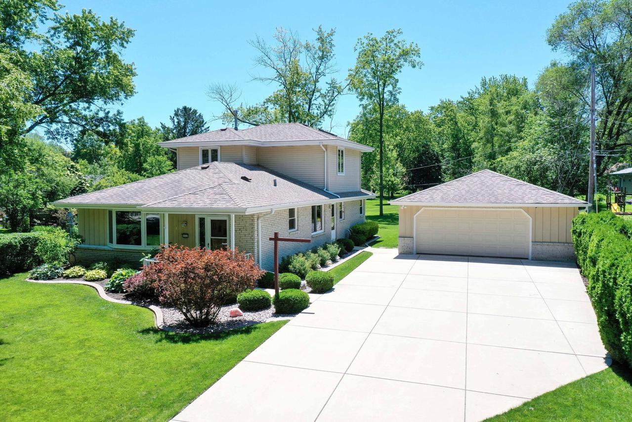 4111 W Grange Ave, Greenfield, WI 53221