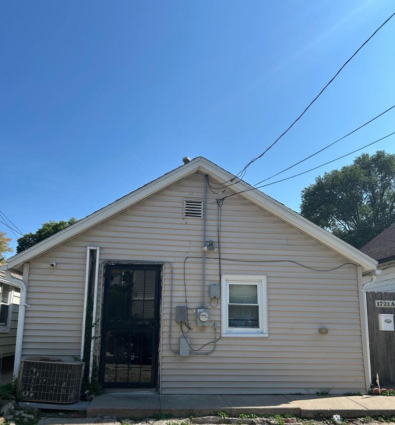 1721 S 3rd St #A, Milwaukee, WI 53204