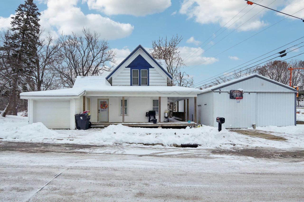 203 Sheldon St, Rockdale, WI 53523