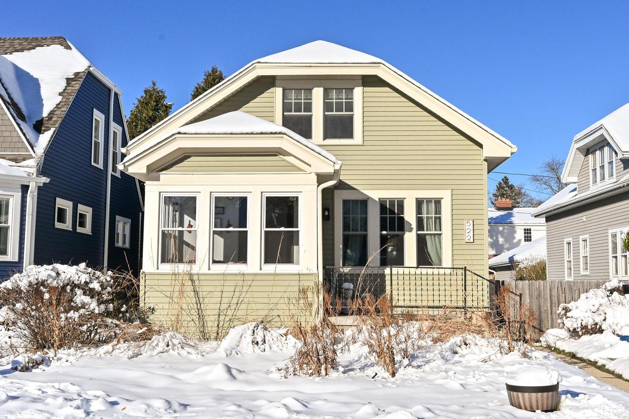 522 Oak St, South Milwaukee, WI 53172