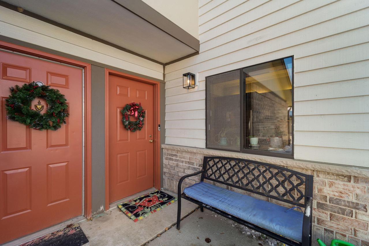 500 W Bender Rd #96, Glendale, WI 53209