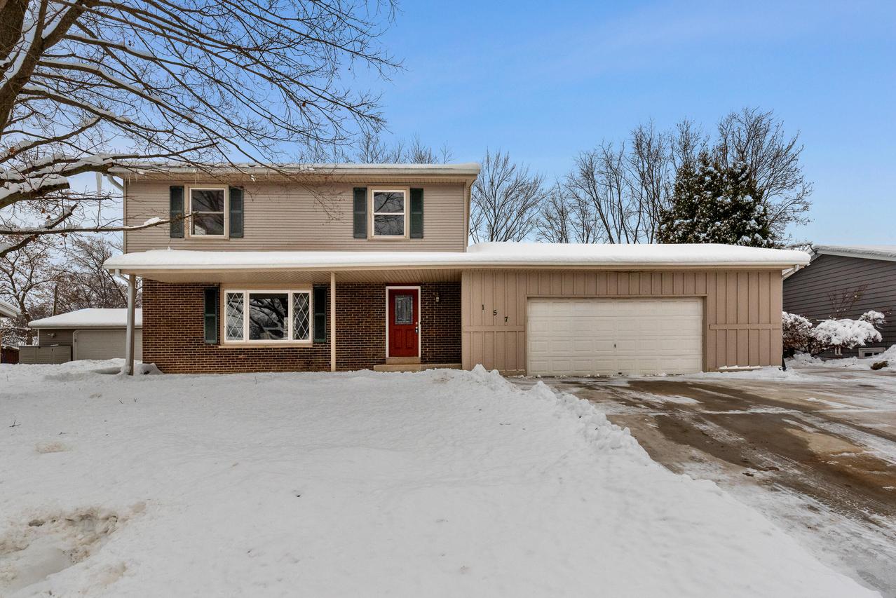 157 S Regis Rd, Saukville, WI 53080