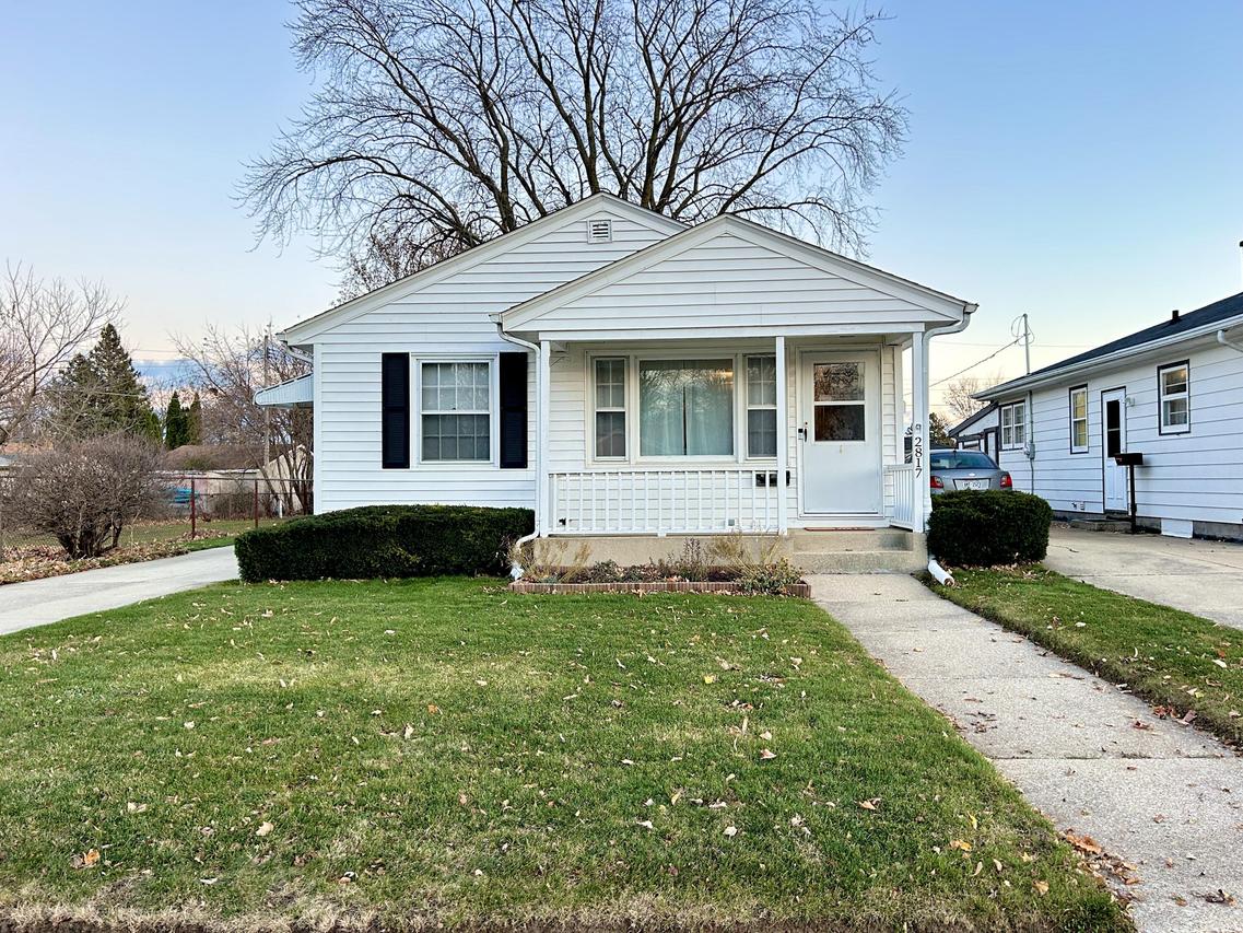 2817 Wellington Dr, Racine, WI 53403