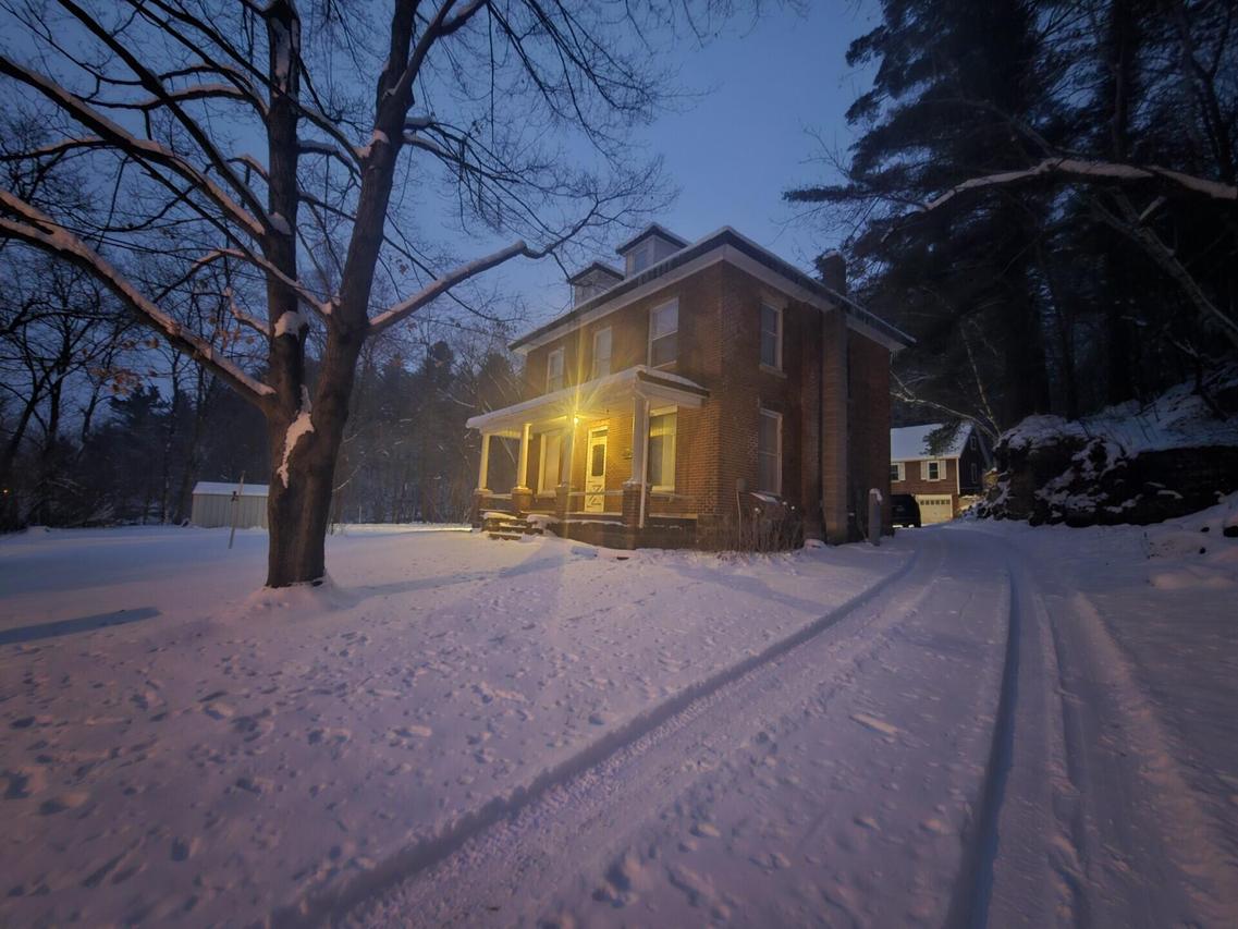 101 Lary St, Wonewoc, WI 53968