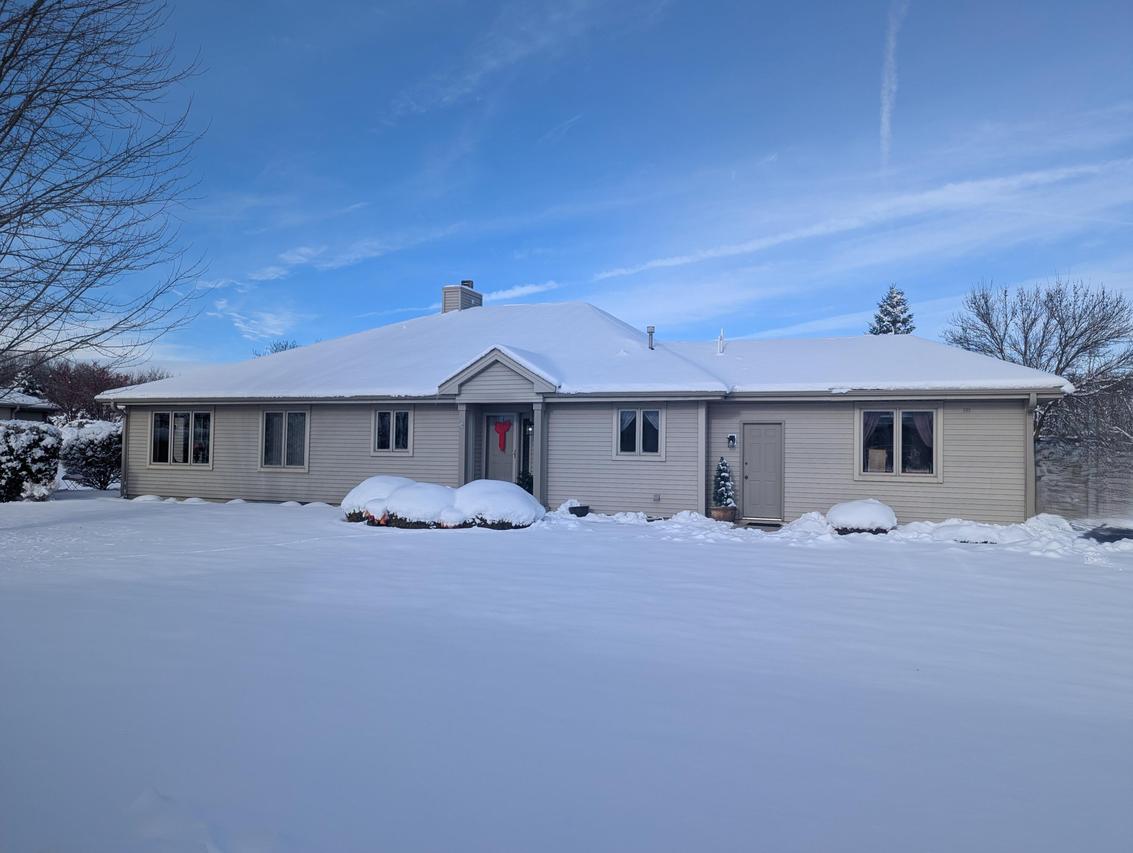 W174N8125 Shady Ln, Menomonee Falls, WI 53051
