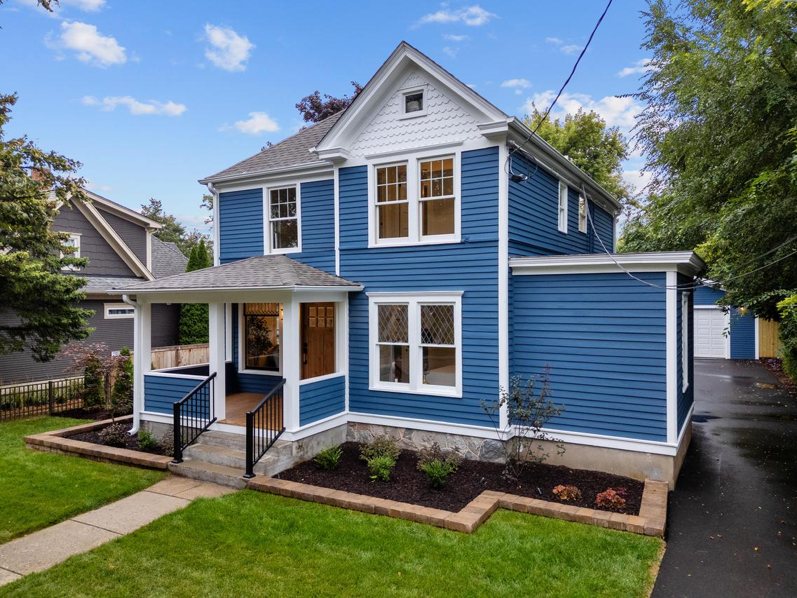 1332 Dodge St, Lake Geneva, WI 53147