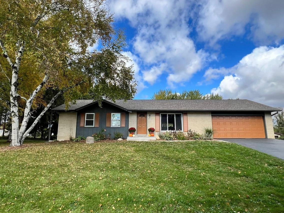 N74W36816 Lakeside Heights, Oconomowoc, WI 53066