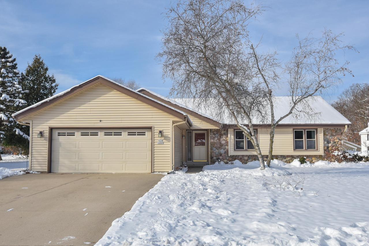 W234N6889 Salem Dr, Sussex, WI 53089