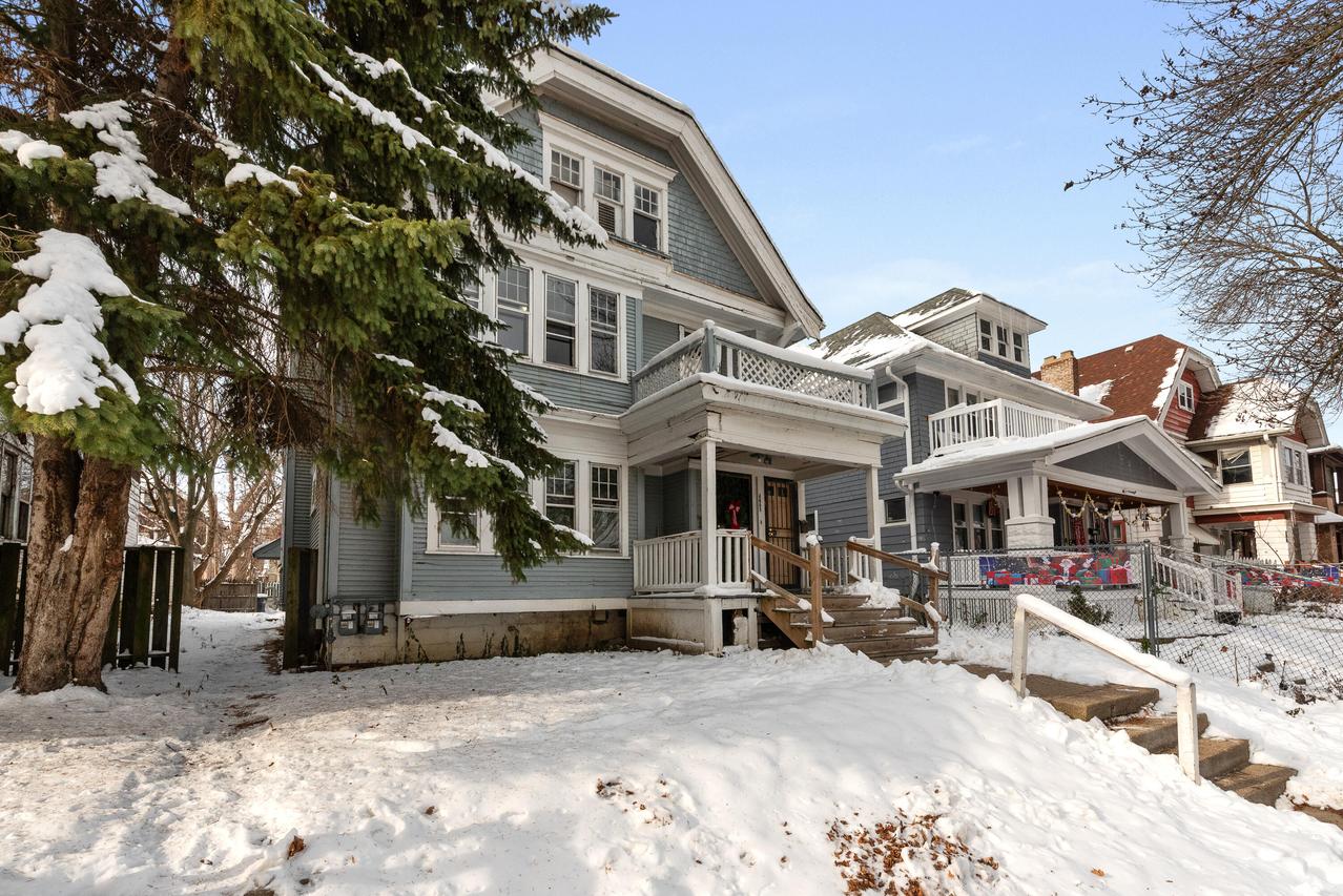 2661 N 39th St, Milwaukee, WI 53210