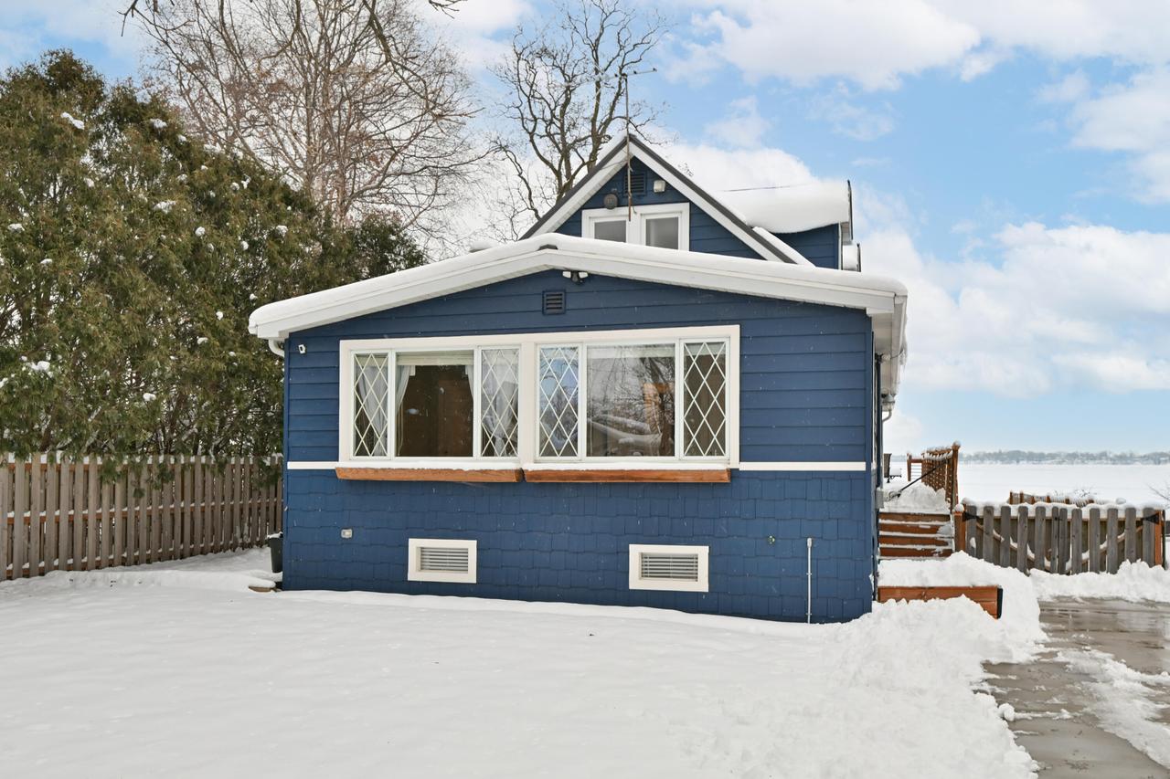 2201 Lakeshore Dr, Dover, WI 53139