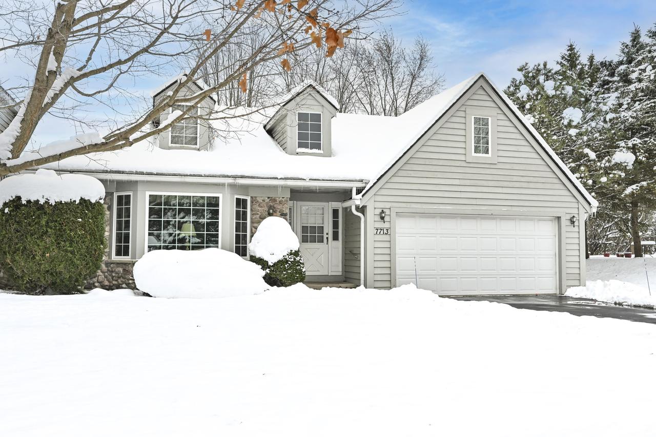 7713 W Terrace Dr, Franklin, WI 53132