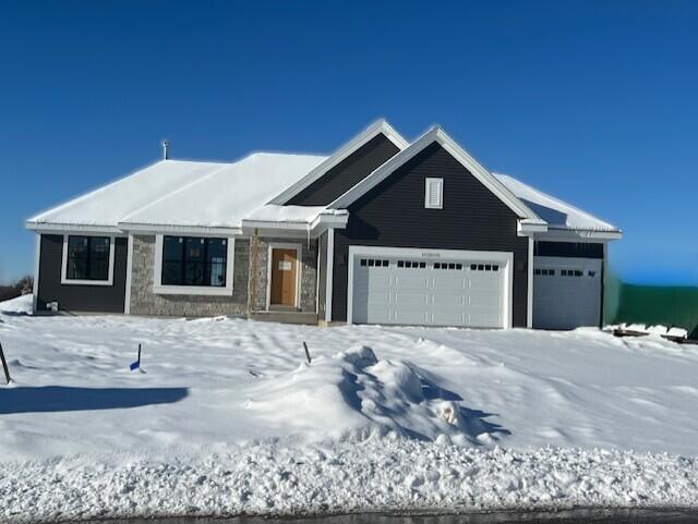 W251N2437 Valleyview Cir, Pewaukee, WI 53072