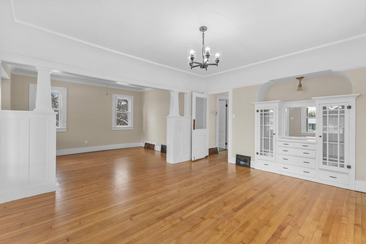 202 W Brown Deer Rd, Bayside, WI 53217