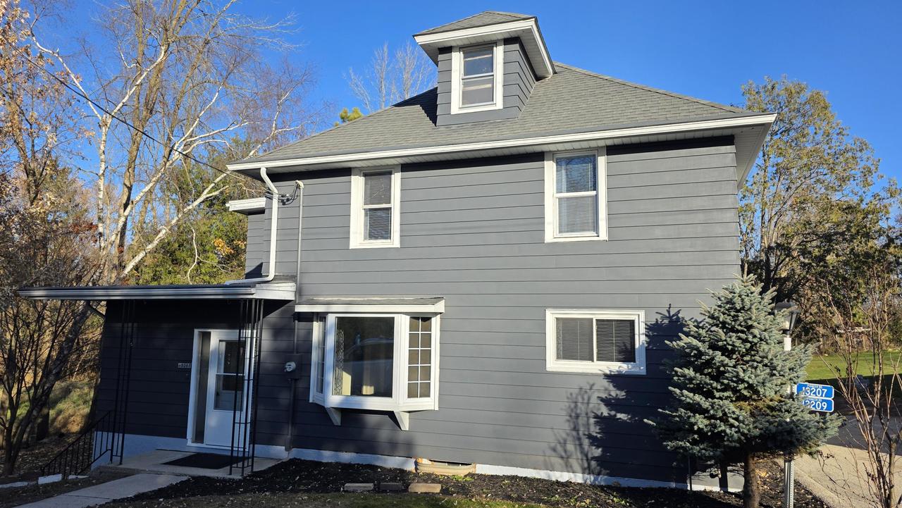 13207 Pioneer Rd, Meeme, WI 53063