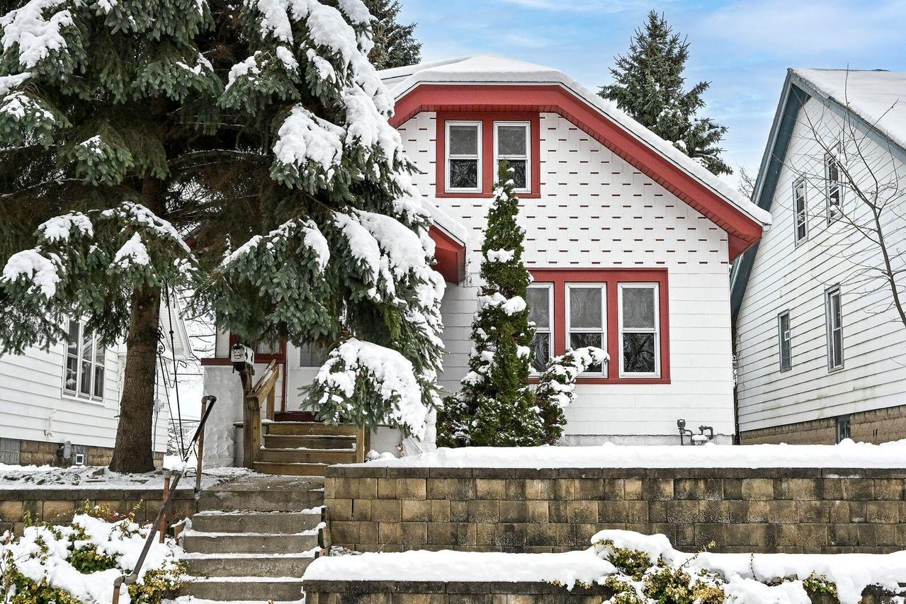 2824 S Lenox St, Milwaukee, WI 53207