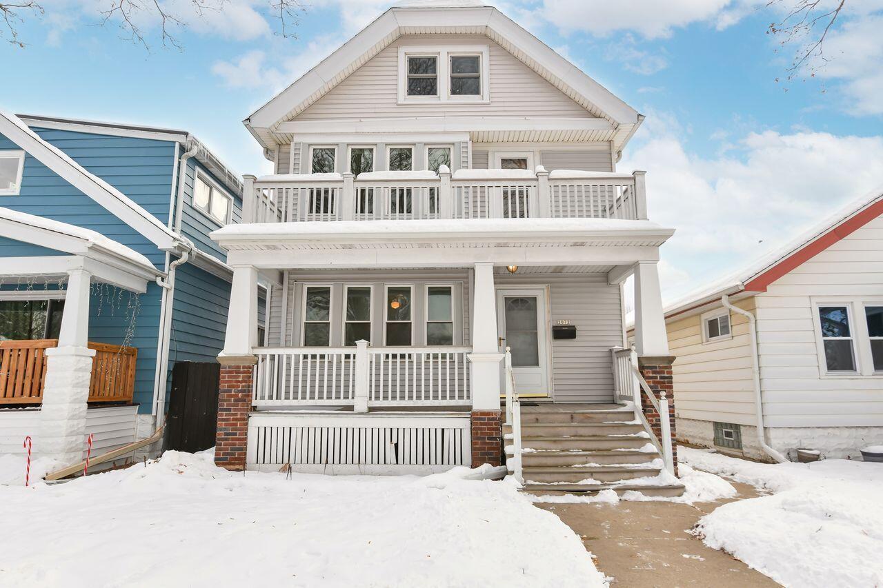 2070 S 58th St, West Allis, WI 53219