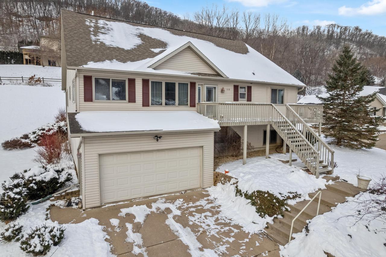 1115 Jonathan Ln, La Crescent, WI 55947