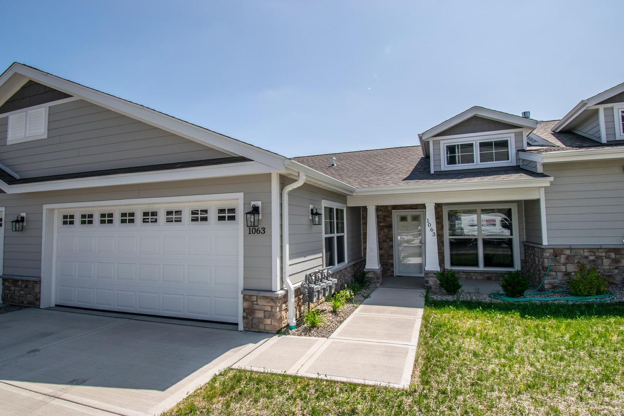 1118 Harbor Ave, West Bend, WI 53095