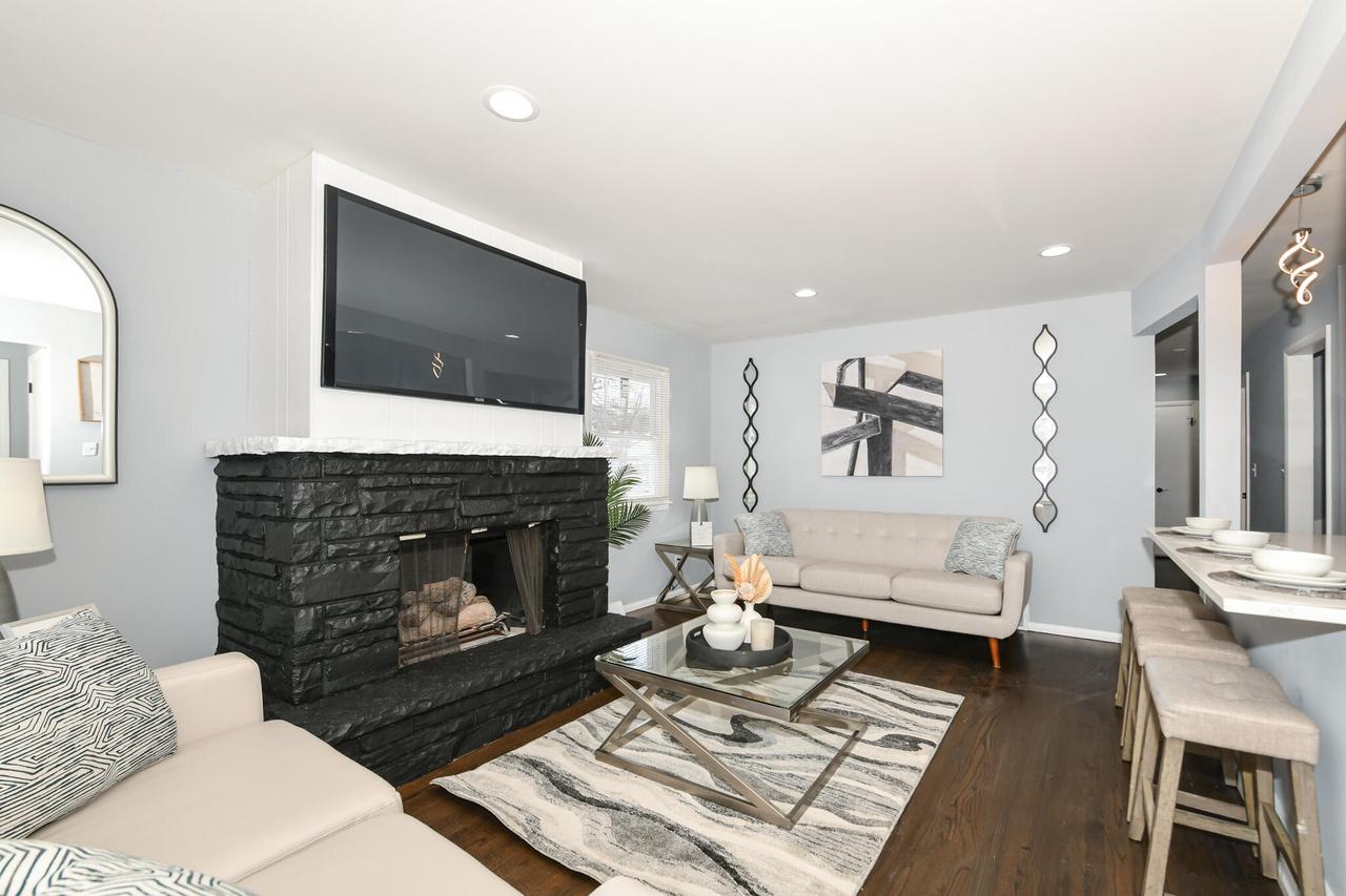 5957 N 64th St, Milwaukee, WI 53218