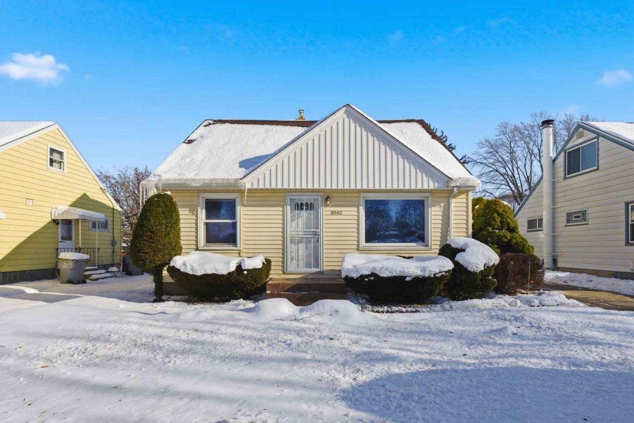 3940 N 83rd St, Milwaukee, WI 53222
