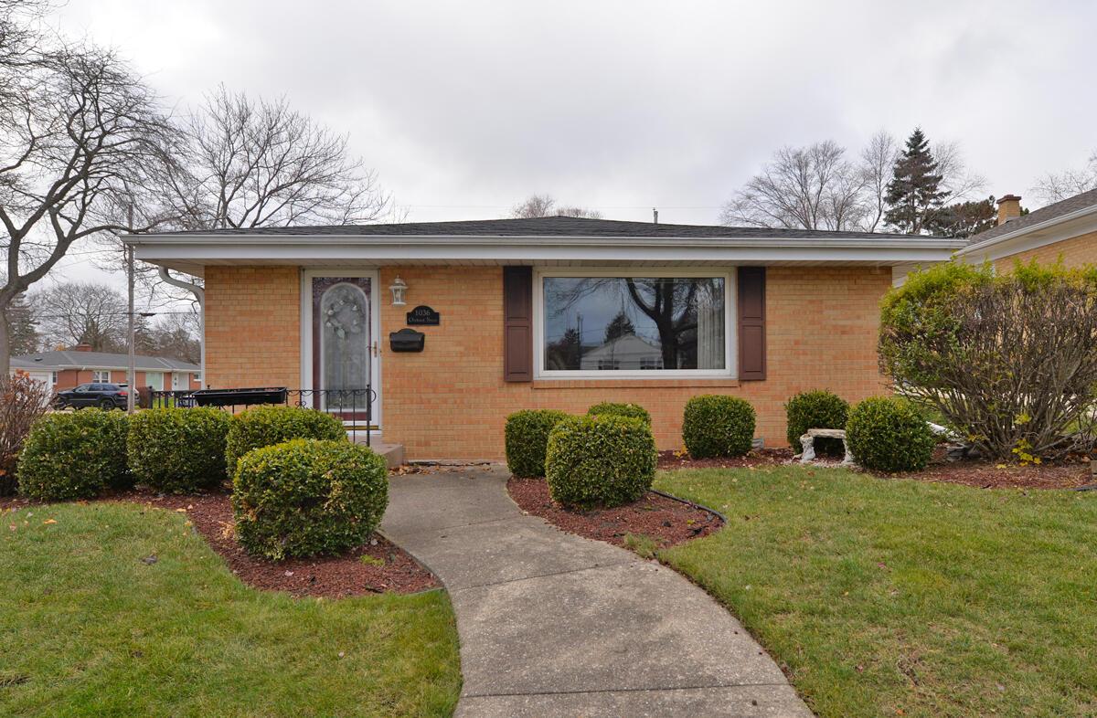 1036 Orchard St, Racine, WI 53405