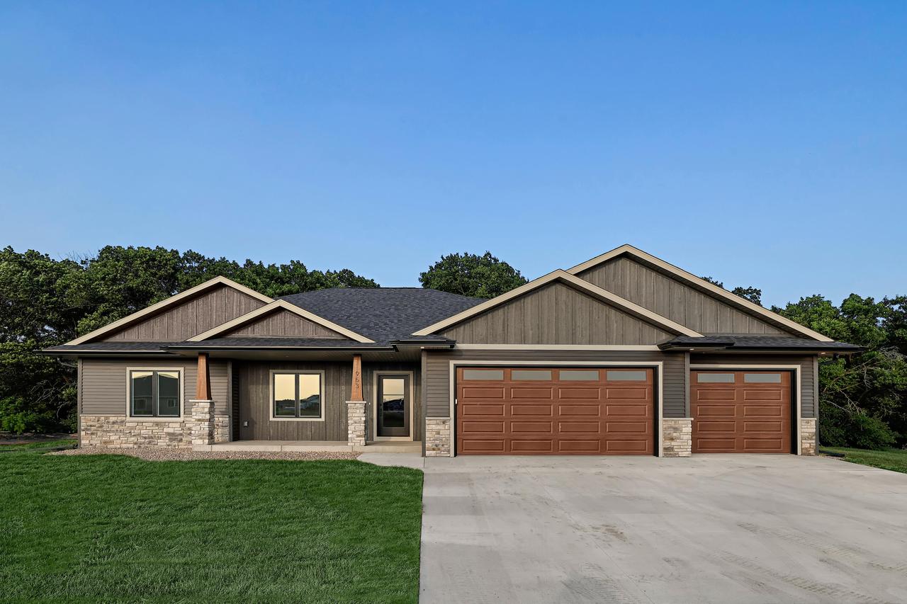 953 Bridger Dr, Holmen, WI 54636