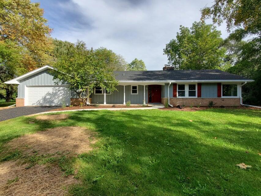 12116 N Briarhill Rd, Mequon, WI 53097