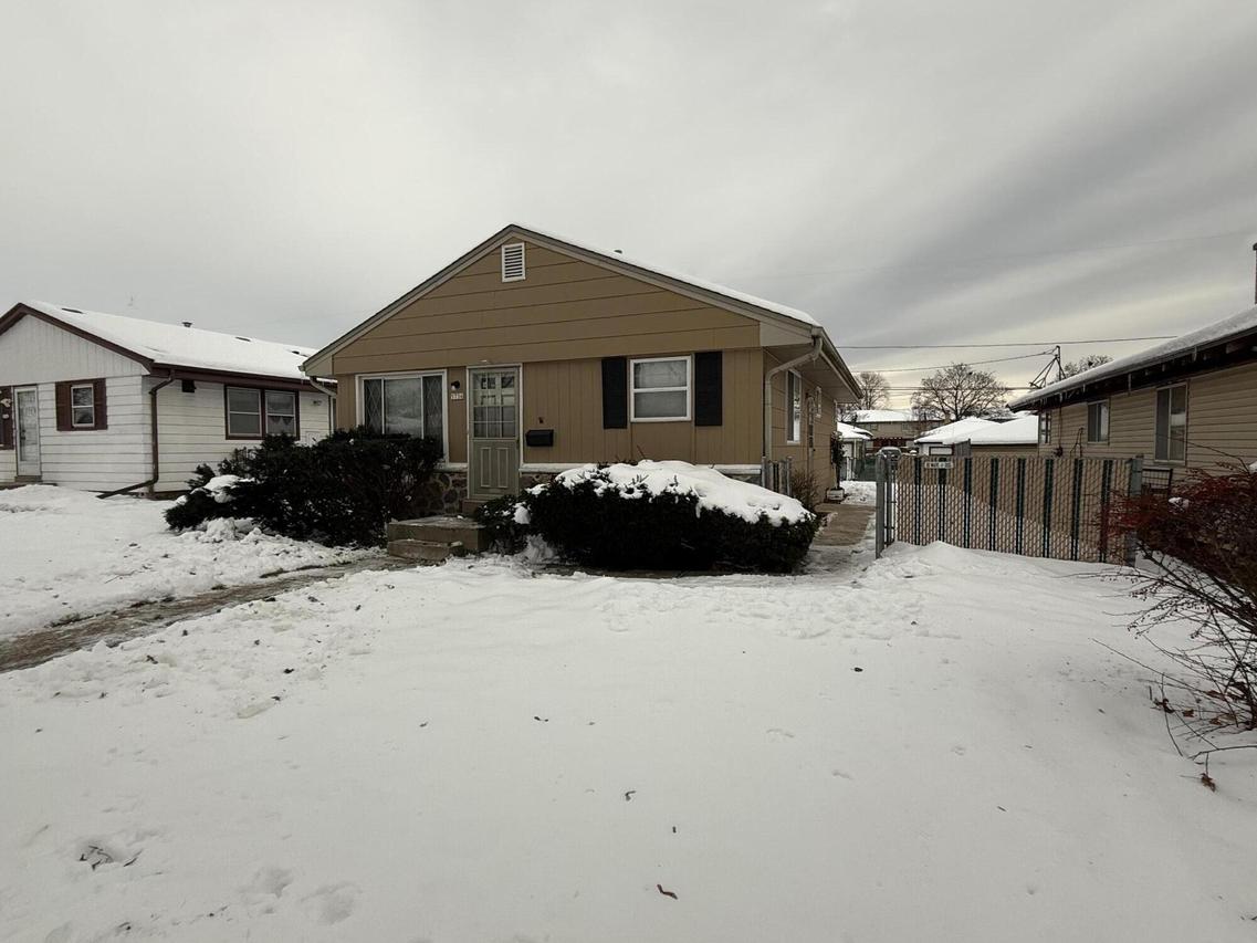 5736 N 96th St, Milwaukee, WI 53225