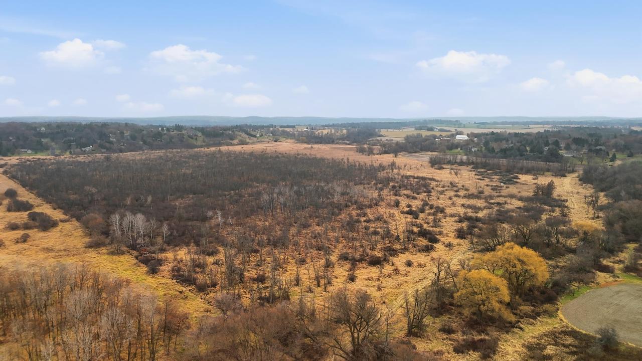 Lt1 Alpine Dr, Addison, WI 53095