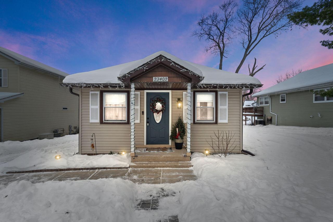 23402 82nd Pl, Salem Lakes, WI 53168