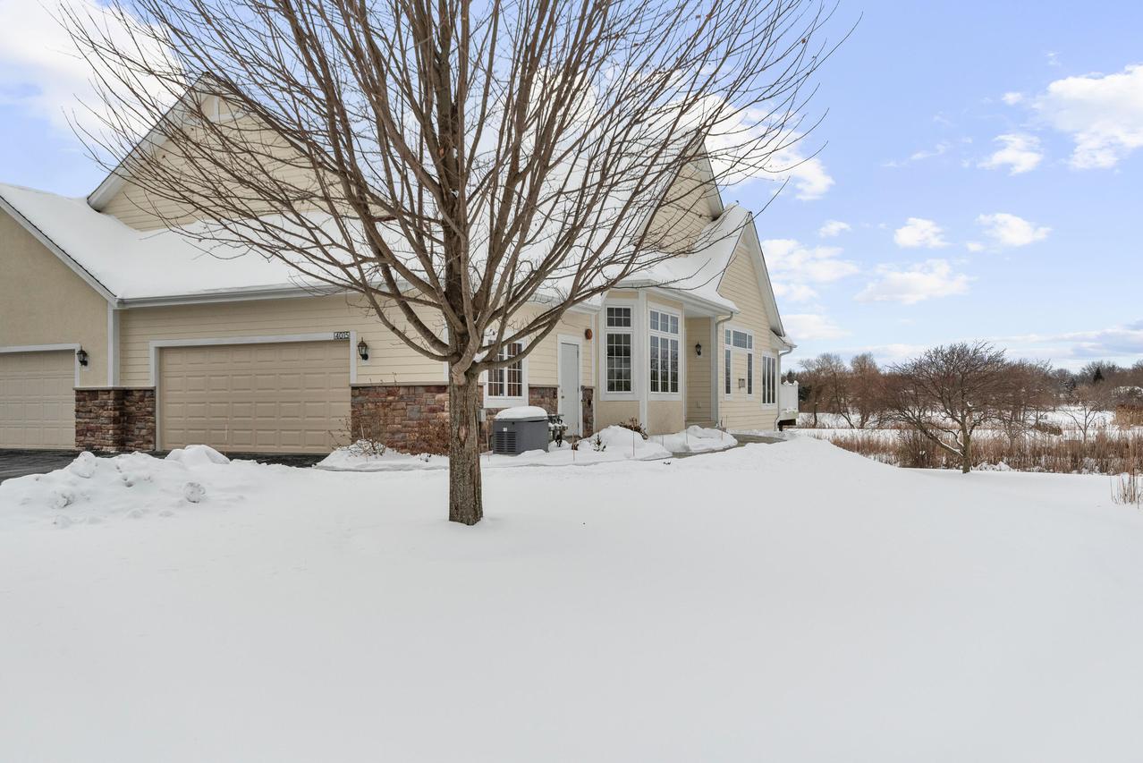4015 S Fohr Dr, New Berlin, WI 53151