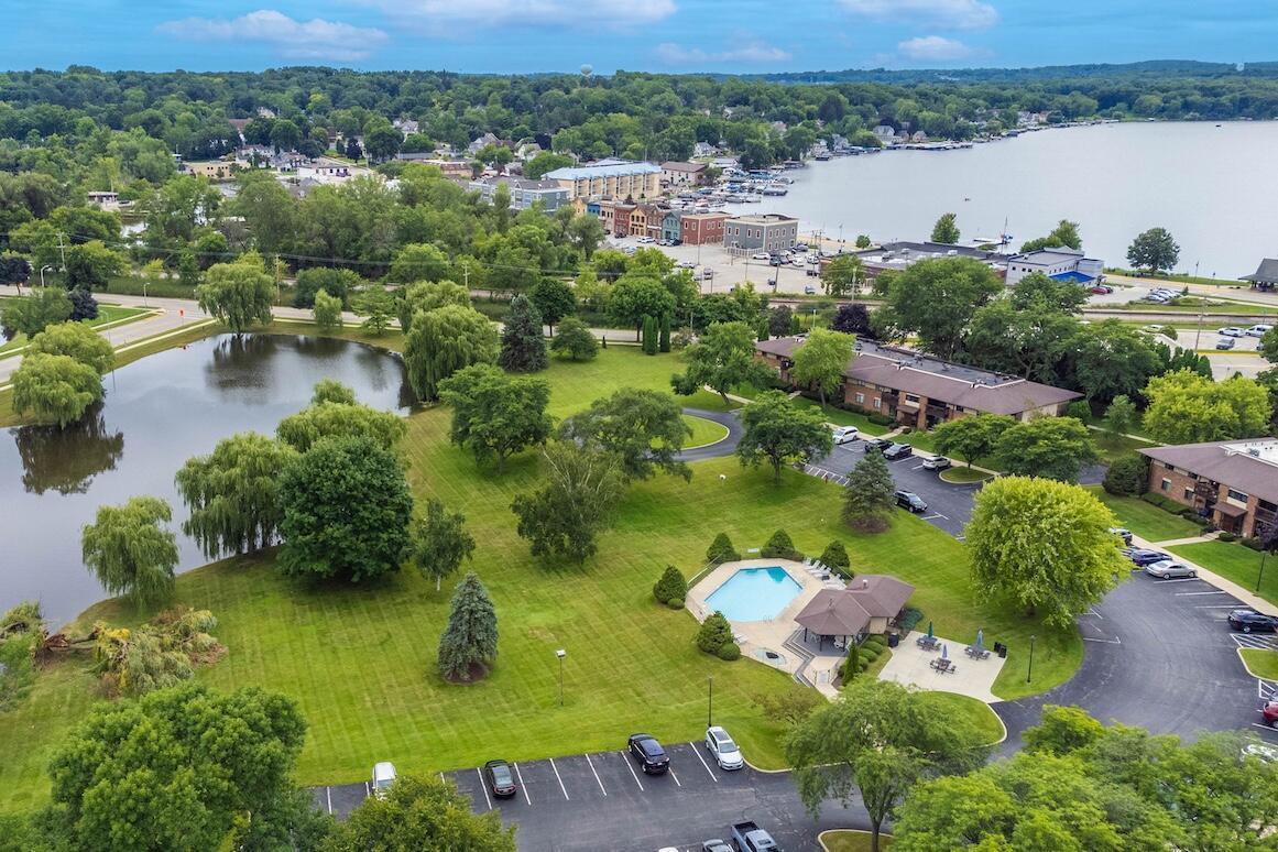 339 Park Hill #H, Pewaukee, WI 53072